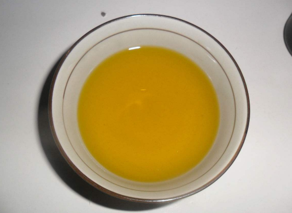 茶油的颜色