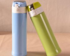 对色灯箱检测保温杯颜色